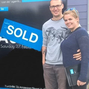 couple at house sale