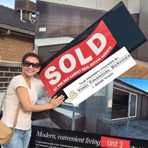 couple at house sale
